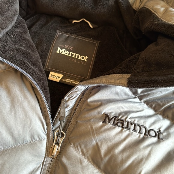 Women’s knee length Marmot grey puff coat, size XS - Picture 3 of 10